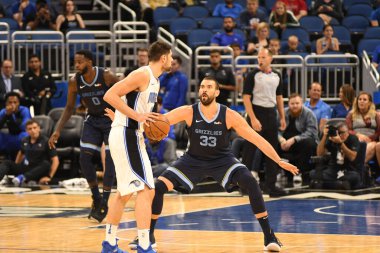 Orlando Magic 10 Ekim 2018 tarihinde Orlando Florda 'daki Amway Center' da Memphis Grizzilies 'e ev sahipliği yaptı..  