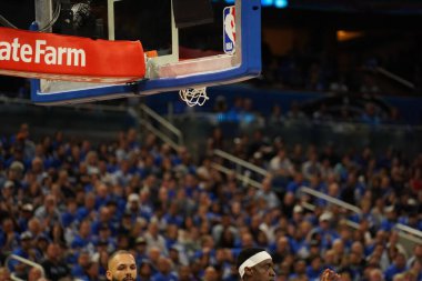 Orlando Magic 21 Nisan 2019 tarihinde Orlando Florida 'daki Amway Arena' da düzenlenen NBA Playoff 1 'de Toronto Rapçileri' ne ev sahipliği yapıyor..