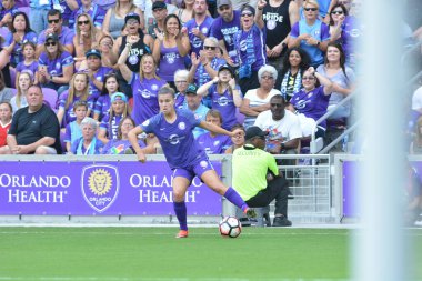 Orlando Pride 22 Nisan 2017 'de Orlando City Stadyumu' nda Washington Spirit 'e ev sahipliği yaptı..  