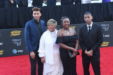 Kırmızı Halı Fotoğrafları 29 Mart 2019 Cumartesi günü Las Vegas 'taki Orleans Resort' ta düzenlenen 34. Yıldız Ödülleri sırasında çekildi.