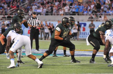 Kuzey Carolina 29 Aralık 2015 tarihinde Orlando Florida 'daki Kamp Dünya Stadyumu' nda oynanan Russell Atletizm Kupası 'nda Baylor ile karşılaşacak.. 