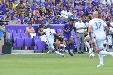Orlando City 15 Nisan 2017 'de Florida, Orlando' daki Citrus Bowl 'da Los Angeles Galaksisine ev sahipliği yaptı.. 