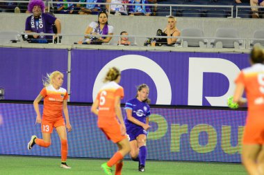 Orlando Pride sunucusu Houston Dash 23 Haziran 2016 'da Orlando Florida' daki Dünya Kampı Stadyumu 'nda..