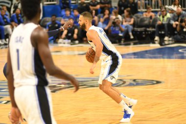 Orlando Magic 10 Ekim 2018 tarihinde Orlando Florda 'daki Amway Center' da Memphis Grizzilies 'e ev sahipliği yaptı.. 