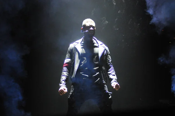 Singer Usher Esiintyy Amway Centerissä Orlando Floridassa Joulukuuta 2015 — kuvapankkivalokuva