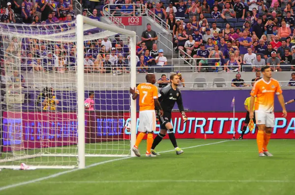 Orlando City SC, 8 Temmuz 2016 'da Orlando Florida' daki Camp World Stadyumu 'nda Houston Dynamo' ya ev sahipliği yaptı..