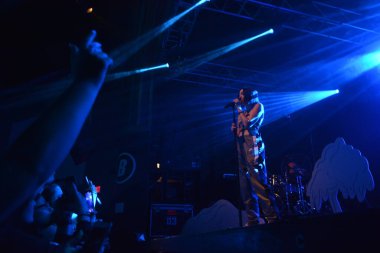 Noah Cyrus ilk turnesinde 23 Eylül 2018 'de Orlando Florida' daki Beacham 'da sahne alacak.