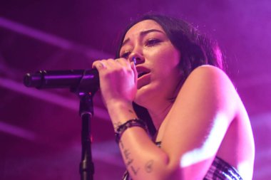 Noah Cyrus ilk turnesinde 23 Eylül 2018 'de Orlando Florida' daki Beacham 'da sahne alacak.
