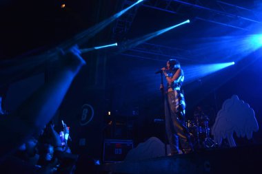 Noah Cyrus ilk turnesinde 23 Eylül 2018 'de Orlando Florida' daki Beacham 'da sahne alacak.