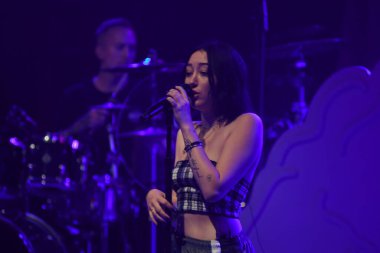 Noah Cyrus ilk turnesinde 23 Eylül 2018 'de Orlando Florida' daki Beacham 'da sahne alacak.