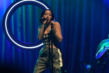 Noah Cyrus ilk turnesinde 23 Eylül 2018 'de Orlando Florida Beacham' da Marty Jean-Louis 'de sahne aldı.
