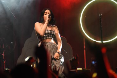 Noah Cyrus ilk turnesinde 23 Eylül 2018 'de Orlando Florida' daki Beacham 'da sahne alacak.