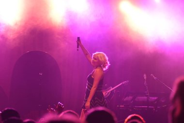 Noah Cyrus ilk turnesinde 23 Eylül 2018 'de Orlando Florida' daki Beacham 'da sahne alacak.