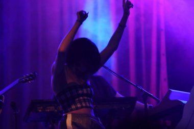 Noah Cyrus ilk turnesinde 23 Eylül 2018 'de Orlando Florida' daki Beacham 'da sahne alacak.