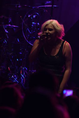 Noah Cyrus ilk turnesinde 23 Eylül 2018 'de Orlando Florida' daki Beacham 'da sahne alacak.