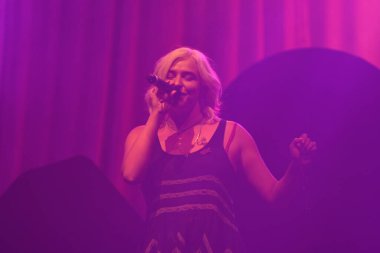 Noah Cyrus ilk turnesinde 23 Eylül 2018 'de Orlando Florida' daki Beacham 'da sahne alacak.