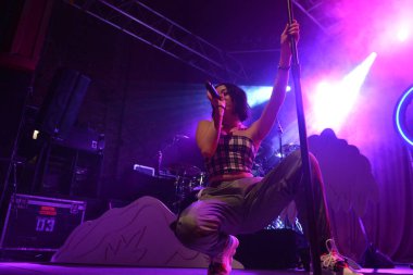 Noah Cyrus ilk turnesinde 23 Eylül 2018 'de Orlando Florida' daki Beacham 'da sahne alacak.