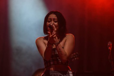 Noah Cyrus ilk turnesinde 23 Eylül 2018 'de Orlando Florida' daki Beacham 'da sahne alacak.