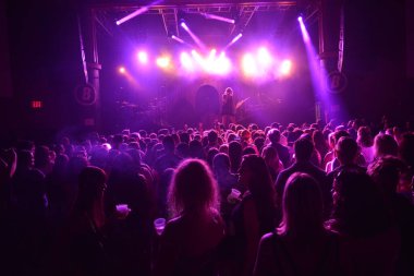 Noah Cyrus ilk turnesinde 23 Eylül 2018 'de Orlando Florida' daki Beacham 'da sahne alacak.
