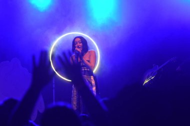 Noah Cyrus ilk turnesinde 23 Eylül 2018 'de Orlando Florida' daki Beacham 'da sahne alacak.