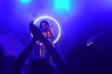 Noah Cyrus ilk turnesinde 23 Eylül 2018 'de Orlando Florida' daki Beacham 'da sahne alacak.