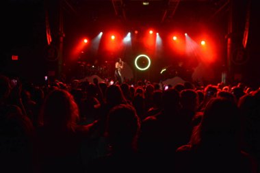 Noah Cyrus ilk turnesinde 23 Eylül 2018 'de Orlando Florida' daki Beacham 'da sahne alacak.