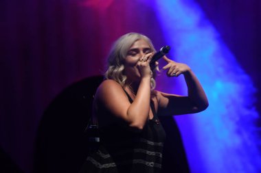 Noah Cyrus ilk turnesinde 23 Eylül 2018 'de Orlando Florida' daki Beacham 'da sahne alacak.