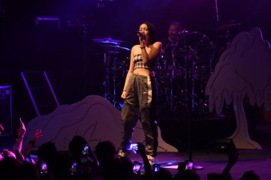 Noah Cyrus ilk turnesinde 23 Eylül 2018 'de Orlando Florida' daki Beacham 'da sahne alacak.