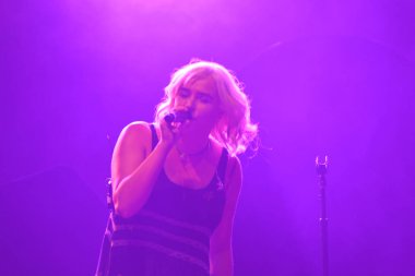 Noah Cyrus ilk turnesinde 23 Eylül 2018 'de Orlando Florida' daki Beacham 'da sahne alacak.