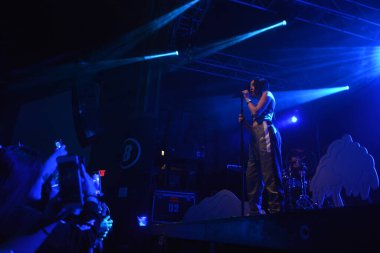 Noah Cyrus ilk turnesinde 23 Eylül 2018 'de Orlando Florida' daki Beacham 'da sahne alacak.