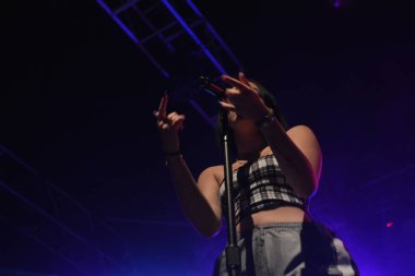 Noah Cyrus ilk turnesinde 23 Eylül 2018 'de Orlando Florida' daki Beacham 'da sahne alacak.