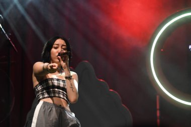 Noah Cyrus ilk turnesinde 23 Eylül 2018 'de Orlando Florida' daki Beacham 'da sahne alacak.