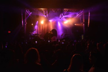 Noah Cyrus ilk turnesinde 23 Eylül 2018 'de Orlando Florida' daki Beacham 'da sahne alacak.