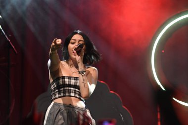 Noah Cyrus ilk turnesinde 23 Eylül 2018 'de Orlando Florida' daki Beacham 'da sahne alacak.