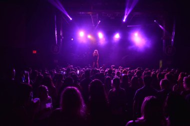 Noah Cyrus ilk turnesinde 23 Eylül 2018 'de Orlando Florida' daki Beacham 'da sahne alacak.