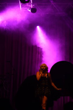 Noah Cyrus ilk turnesinde 23 Eylül 2018 'de Orlando Florida' daki Beacham 'da sahne alacak.