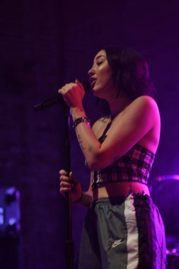 Noah Cyrus ilk turnesinde 23 Eylül 2018 'de Orlando Florida' daki Beacham 'da sahne alacak.