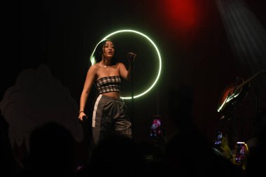 Noah Cyrus ilk turnesinde 23 Eylül 2018 'de Orlando Florida' daki Beacham 'da sahne alacak.