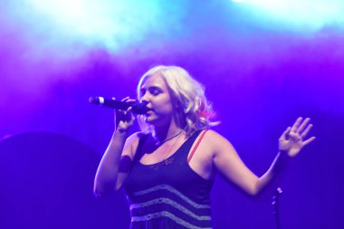 Noah Cyrus ilk turnesinde 23 Eylül 2018 'de Orlando Florida' daki Beacham 'da sahne alacak.