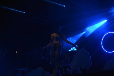 Noah Cyrus ilk turnesinde 23 Eylül 2018 'de Orlando Florida' daki Beacham 'da sahne alacak.