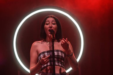 Noah Cyrus ilk turnesinde 23 Eylül 2018 'de Orlando Florida' daki Beacham 'da sahne alacak.