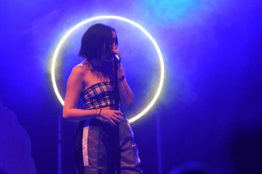 Noah Cyrus ilk turnesinde 23 Eylül 2018 'de Orlando Florida' daki Beacham 'da sahne alacak.