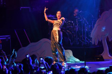 Noah Cyrus ilk turnesinde 23 Eylül 2018 'de Orlando Florida' daki Beacham 'da sahne alacak.
