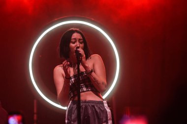 Noah Cyrus ilk turnesinde 23 Eylül 2018 'de Orlando Florida' daki Beacham 'da sahne alacak.
