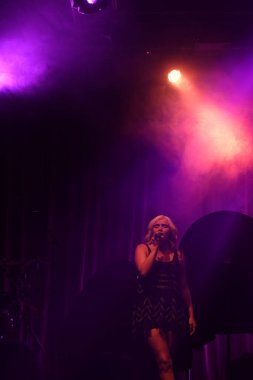 Noah Cyrus ilk turnesinde 23 Eylül 2018 'de Orlando Florida' daki Beacham 'da sahne alacak.