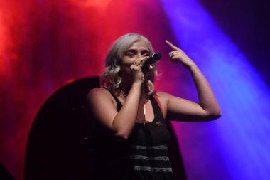 Noah Cyrus ilk turnesinde 23 Eylül 2018 'de Orlando Florida' daki Beacham 'da sahne alacak.