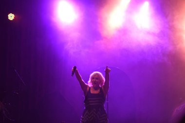 Noah Cyrus ilk turnesinde 23 Eylül 2018 'de Orlando Florida' daki Beacham 'da sahne alacak.