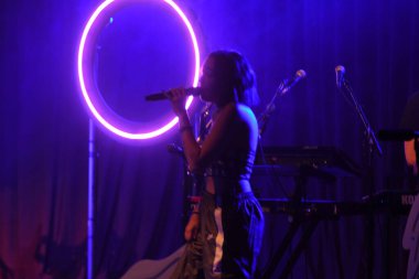 Noah Cyrus ilk turnesinde 23 Eylül 2018 'de Orlando Florida' daki Beacham 'da sahne alacak.