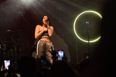 Noah Cyrus ilk turnesinde 23 Eylül 2018 'de Orlando Florida' daki Beacham 'da sahne alacak.