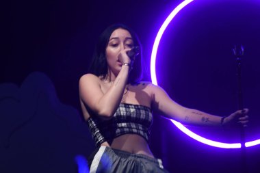 Noah Cyrus ilk turnesinde 23 Eylül 2018 'de Orlando Florida' daki Beacham 'da sahne alacak.